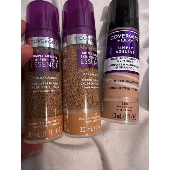 Cover girl x Olay 3x medium 3 in 1 essence + foundation makeup beige beauty skin